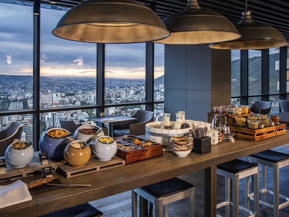 Pullman Tbilisi Axis Towers 31/45