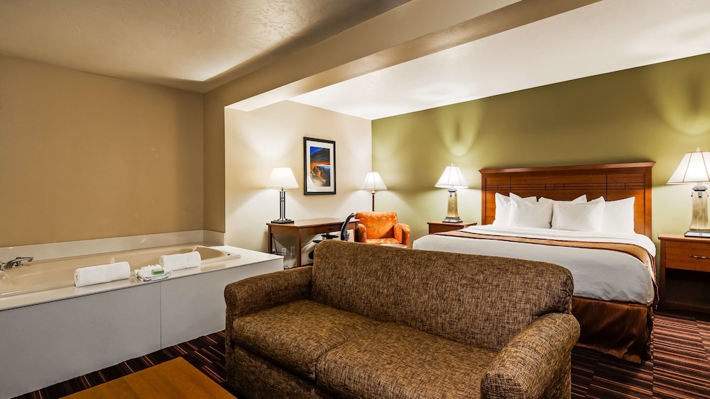 Town & Country Inn 13/50