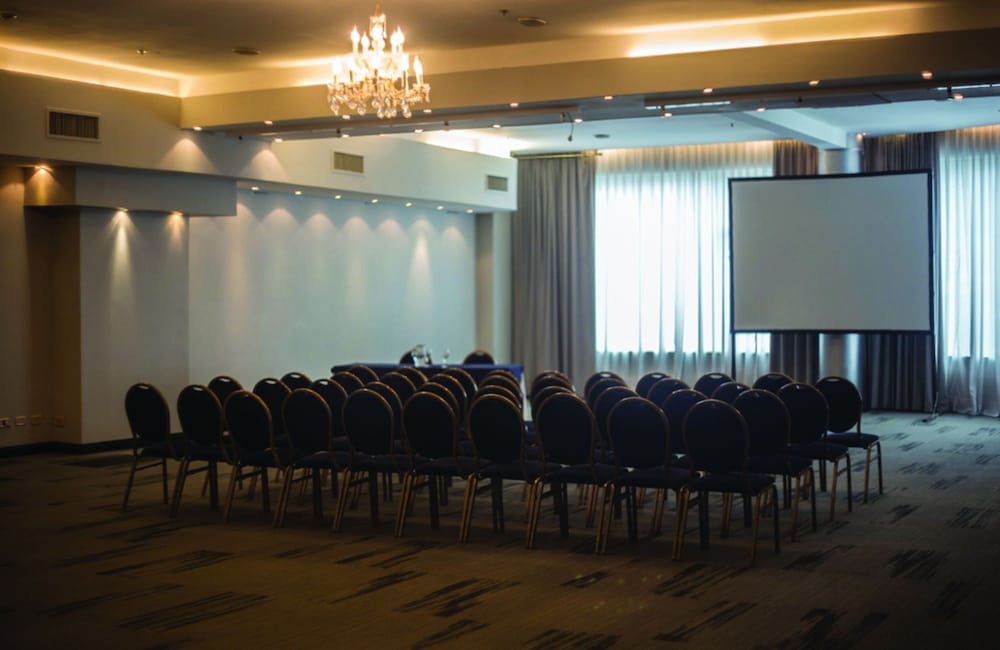 Plaza Real Suites Hotel 51/59