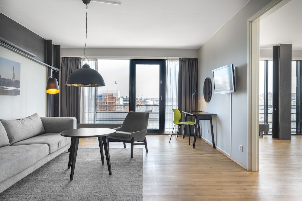 Quality Hotel 11 38/54