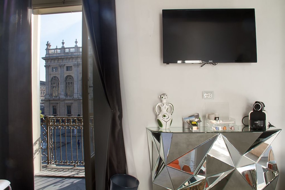 Piazza Castello Suite 36/50