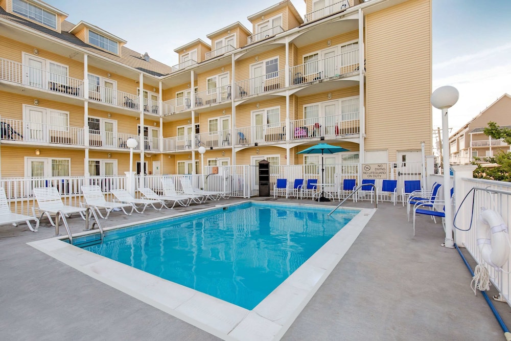 Gateway Hotel Suites Ascend Hotel Collection 5/33