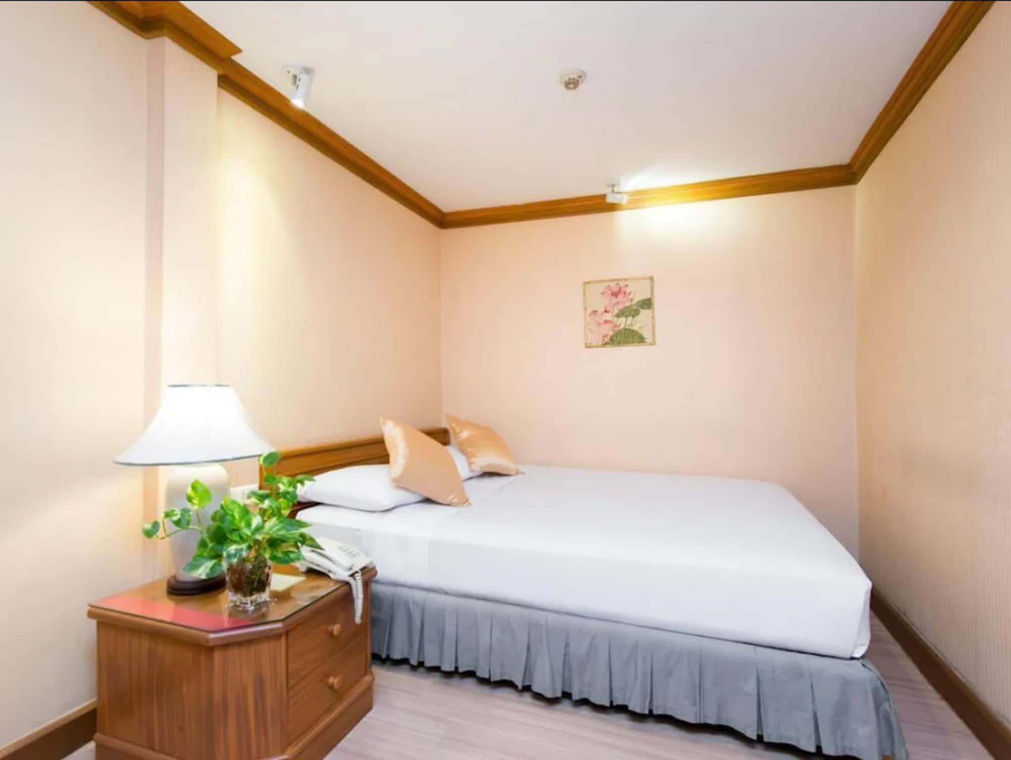 STANDARD, DOUBLE BED, NO WINDOW