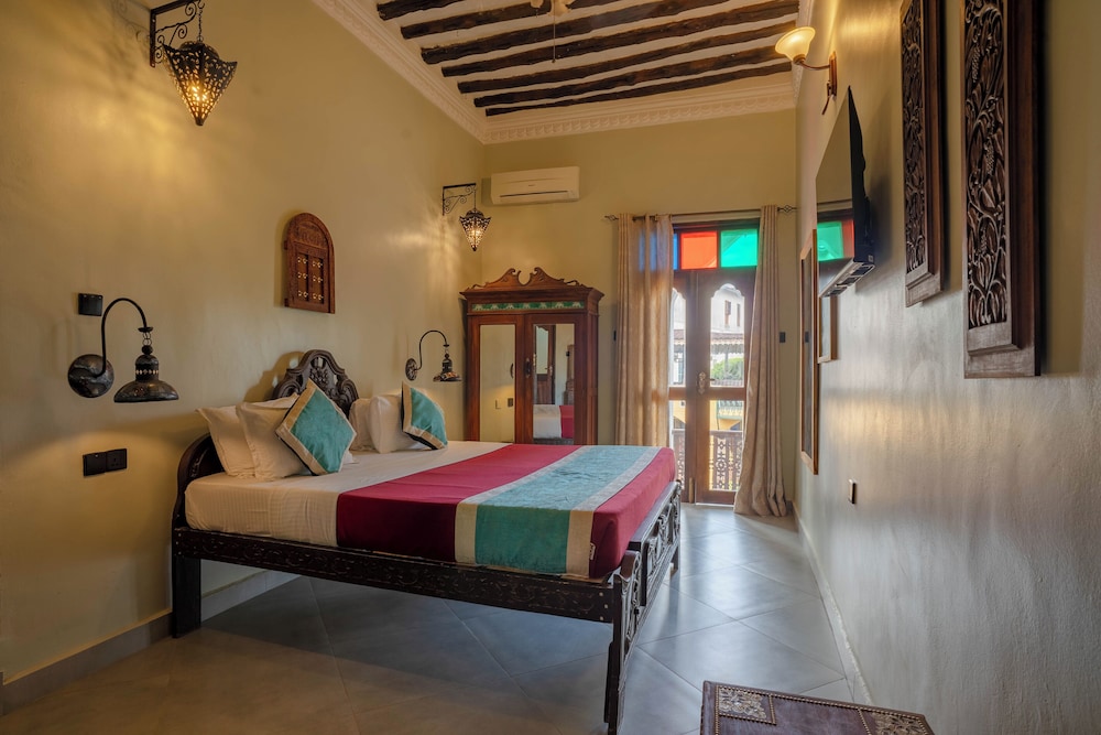 Mizingani Seafront Hotel 24/80