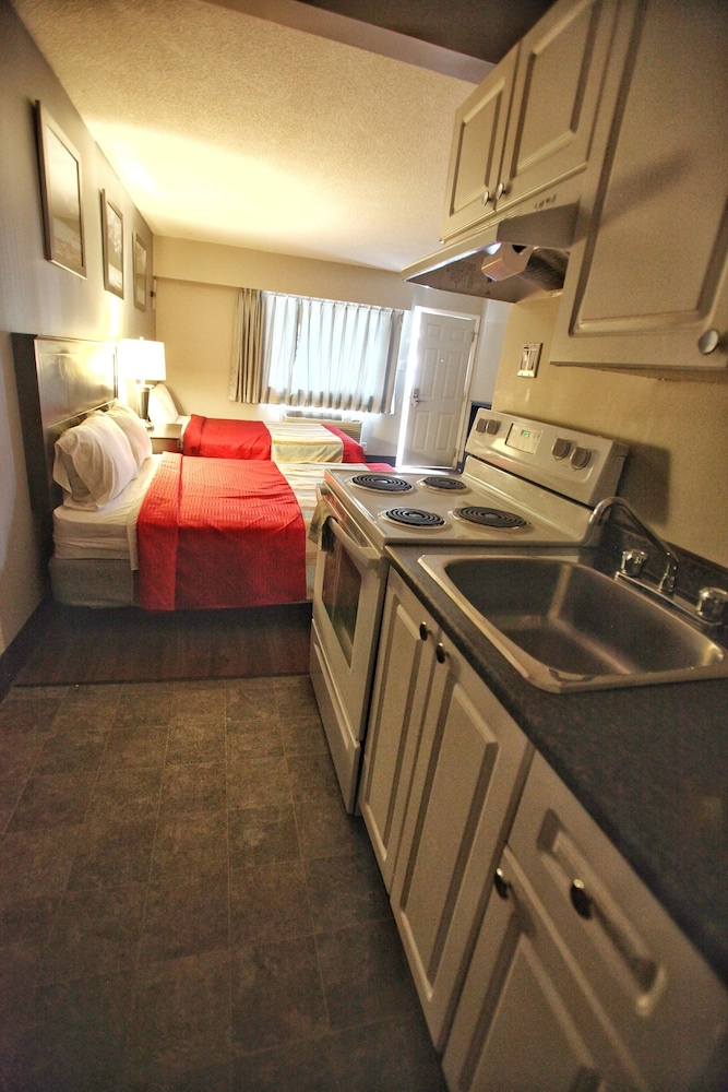 Best Budget Inn and Suites Kamloops 23/46