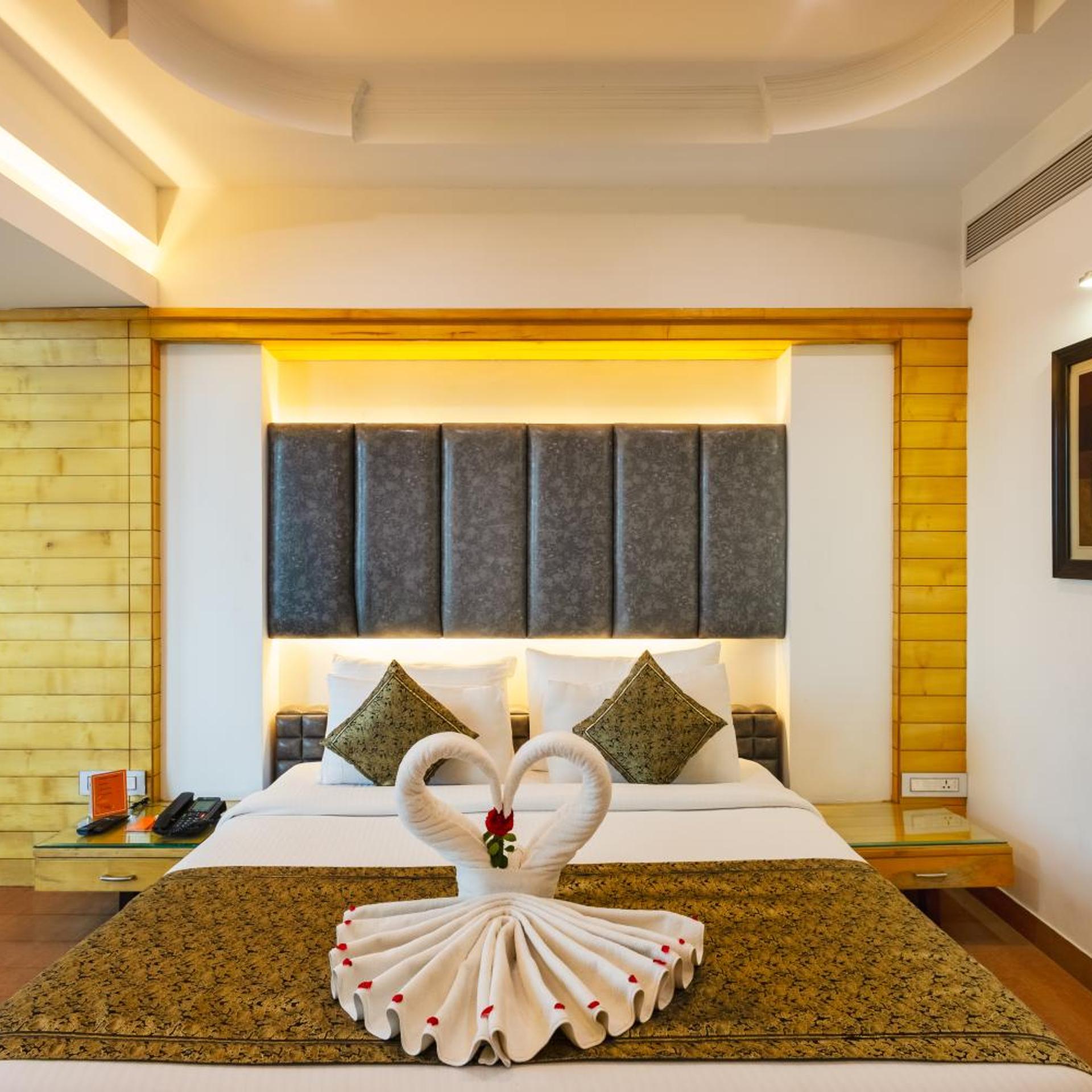 Hotel Saffron Leaf 20/50