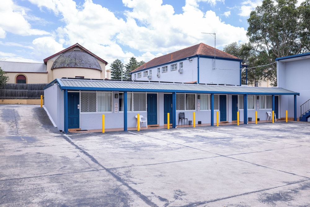 WINDSOR MOTEL 12/16
