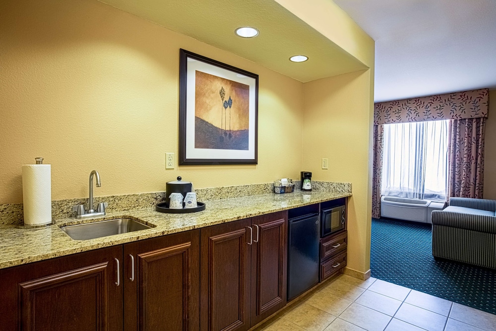 Hampton Inn and Suites Sacramento-Elk Grove Laguna I-5 46/50