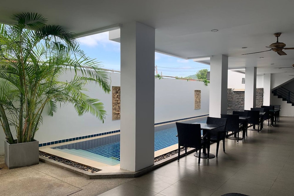 One World One Home Naiharn Hotel by ZUZU 24/50