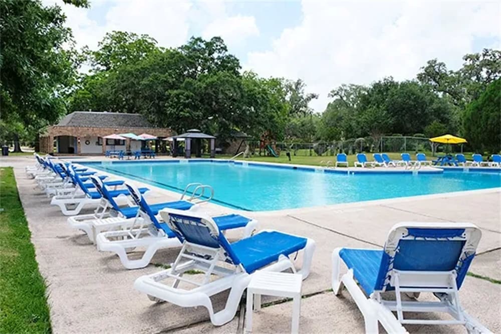 Columbia Lakes Resort and Conference Center 40/41