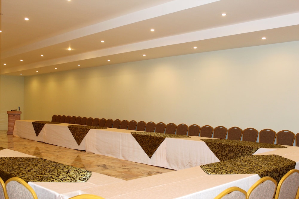 Torre de Alba Hotel Suites 61/68