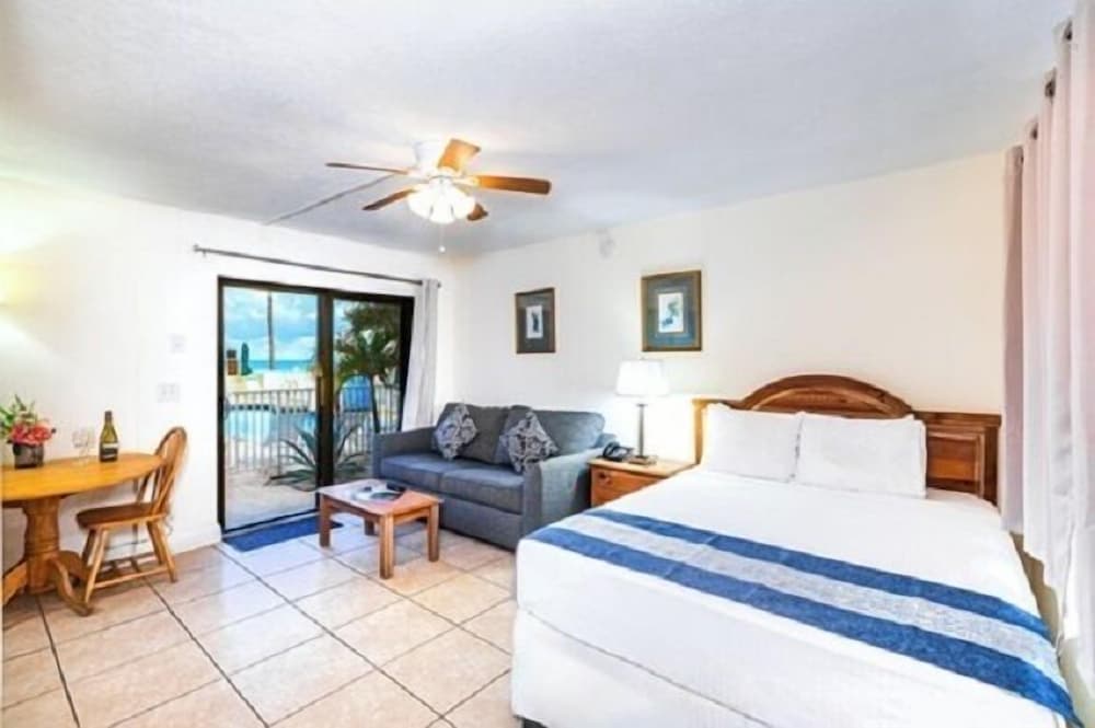 Emerald Seas Deerfield Beach Club 5/39