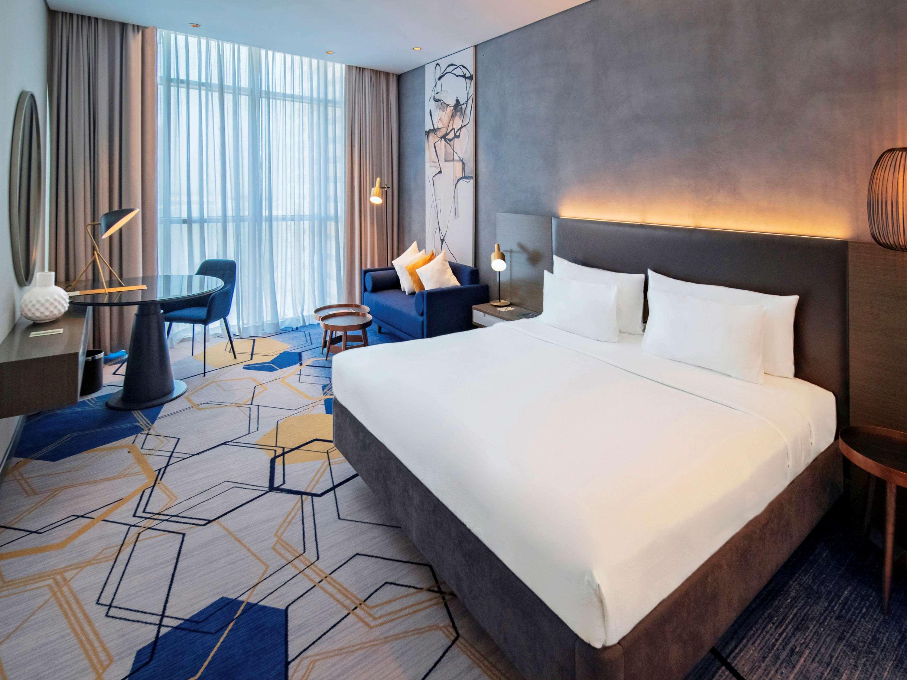EXECUTIVE, SUITE, KING BED, CITY VIEW, LIVING AREA
