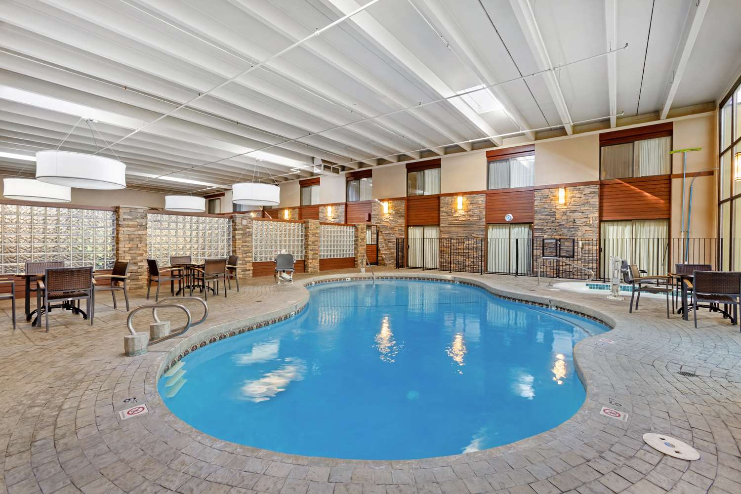 Best Western Plus Grantree Inn 32/52