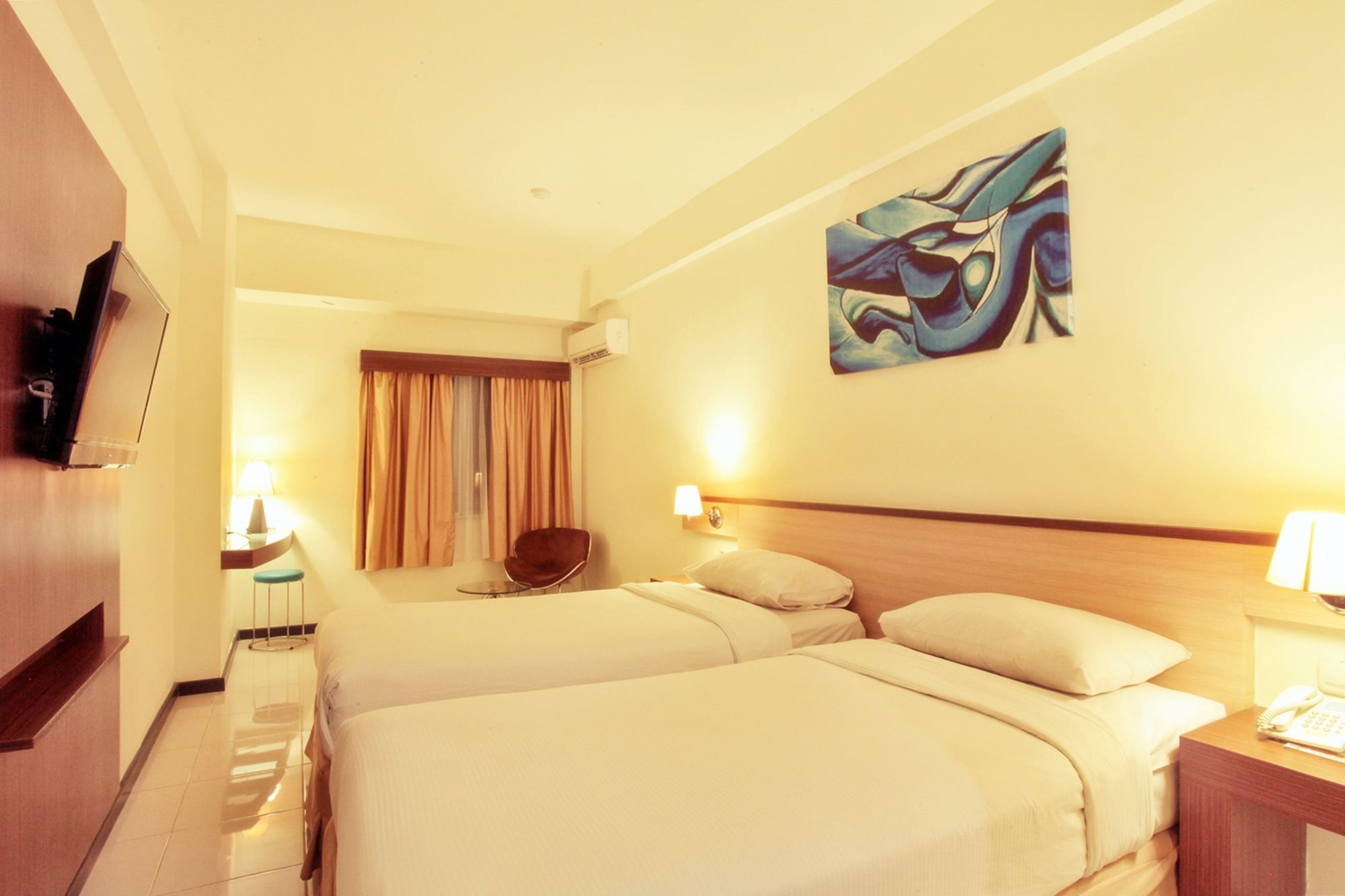 SUPERIOR, DOUBLE OR TWIN BED