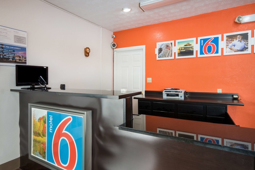 Lobby at Motel6 Parkersburg, WV, PARKERSBURG - WV