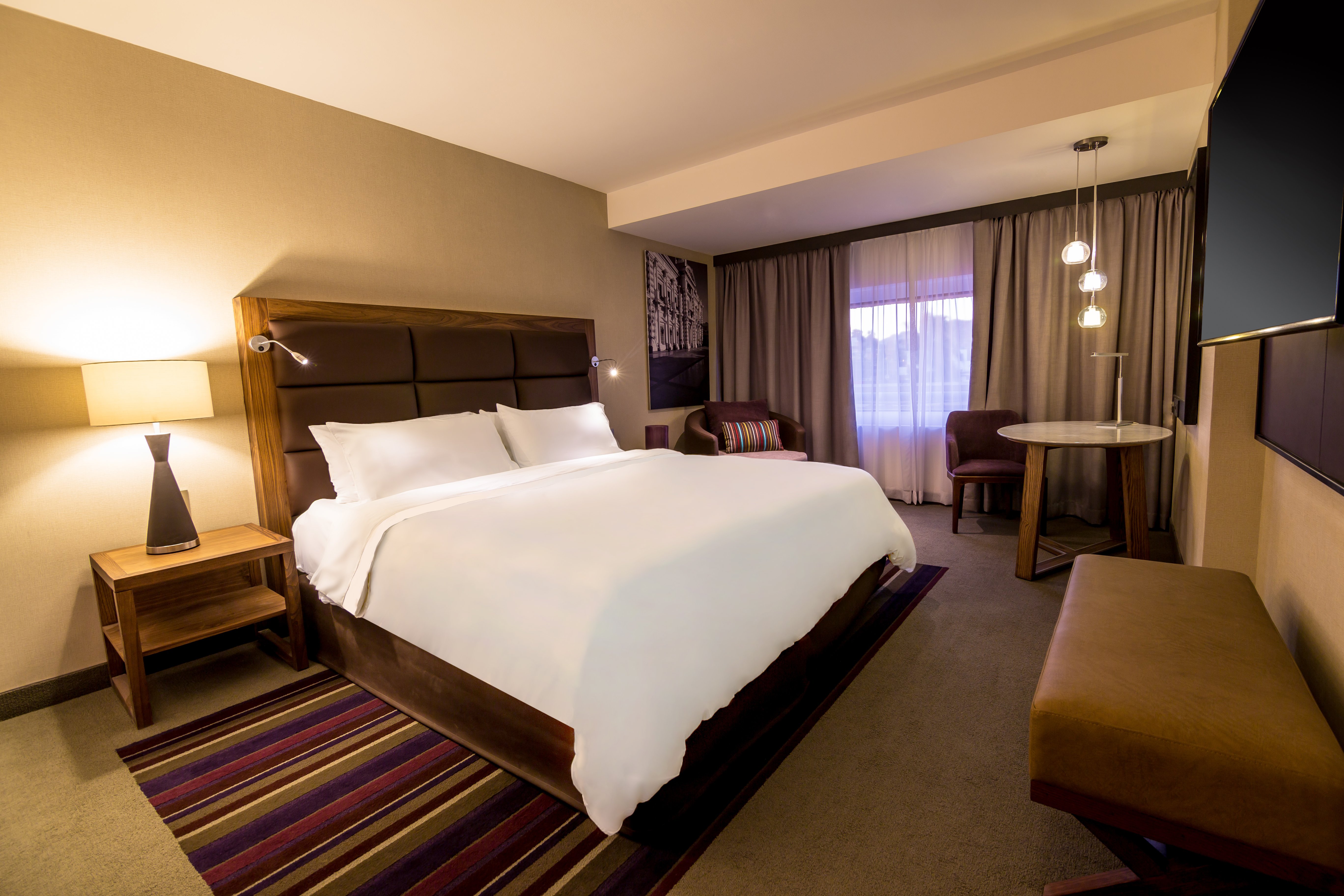 Fiesta, Club, King Bed