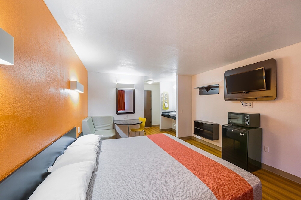 STANDARD, KING BED