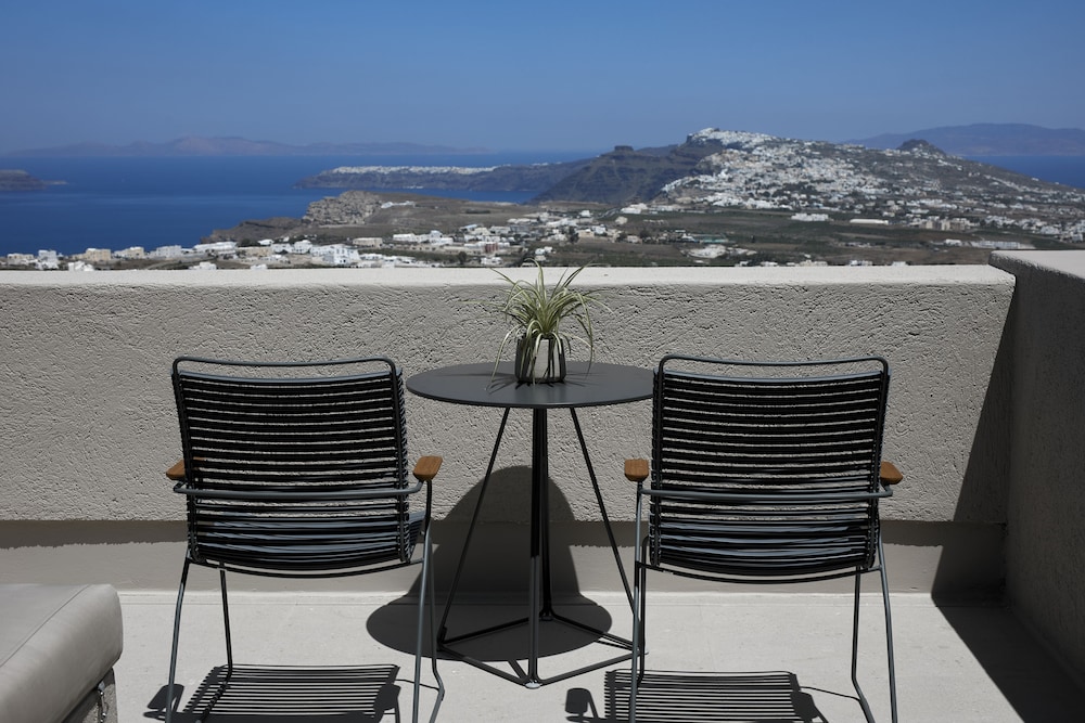 Halcyon Days Suites 42/50