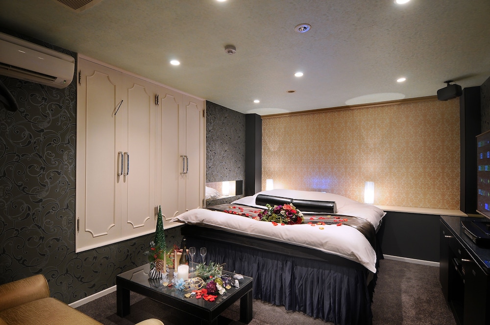 Ishidu Hotel Blan Chapel Christmas Adults Only 16/20