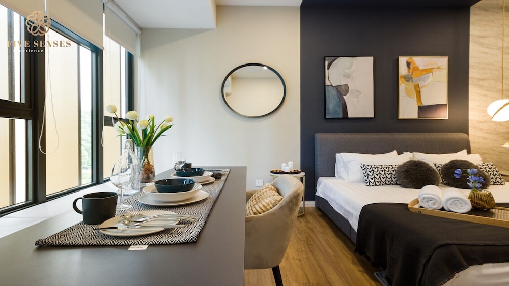 Ceylonz Suites by Five Senses 48/50