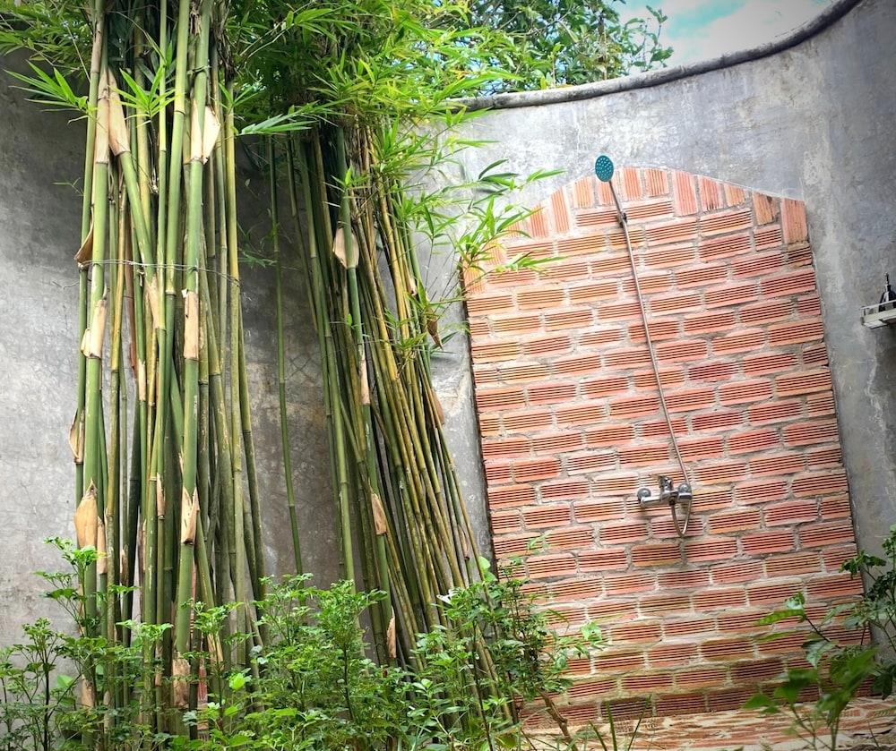 Bamboo Cottages 71/73