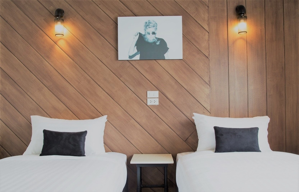 The Rodman Hotel 33/53