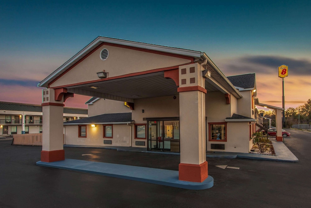 Super 8 by Wyndham Florence 3/23