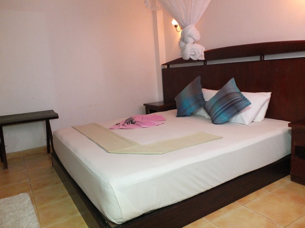 5 BEDROOMS, FAMILY, VILLA