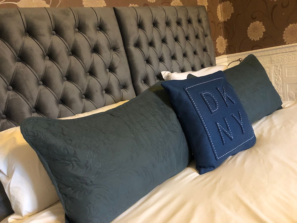 Ashfield Hotel 34/55