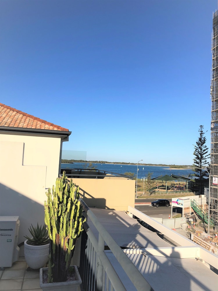 Sandcastles On the Broadwater 44/50