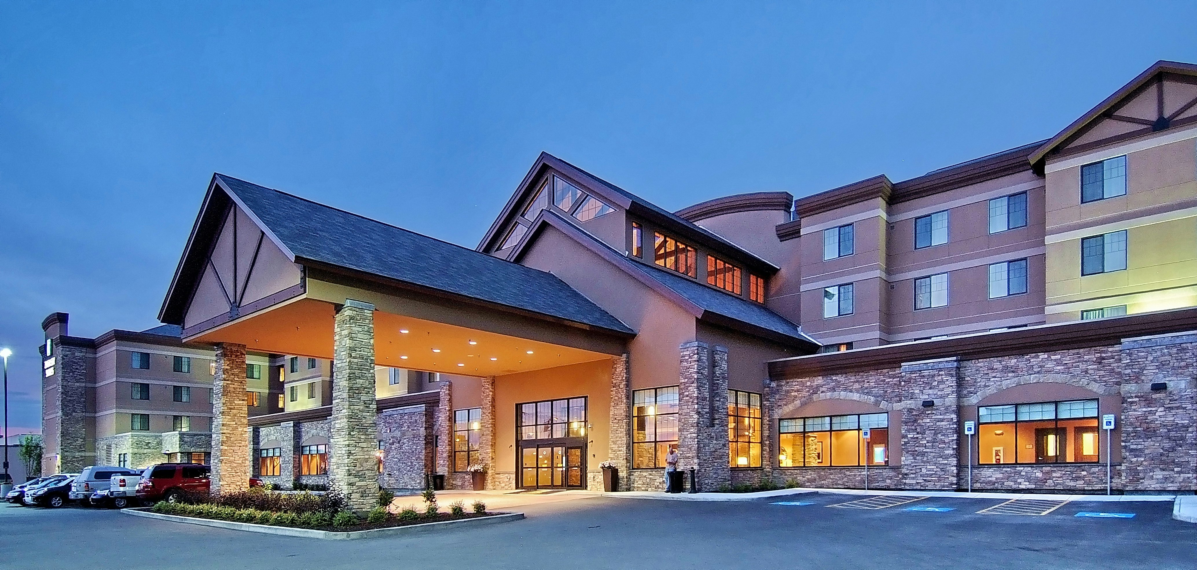 Embassy Suites by Hilton Anchorage 51/52