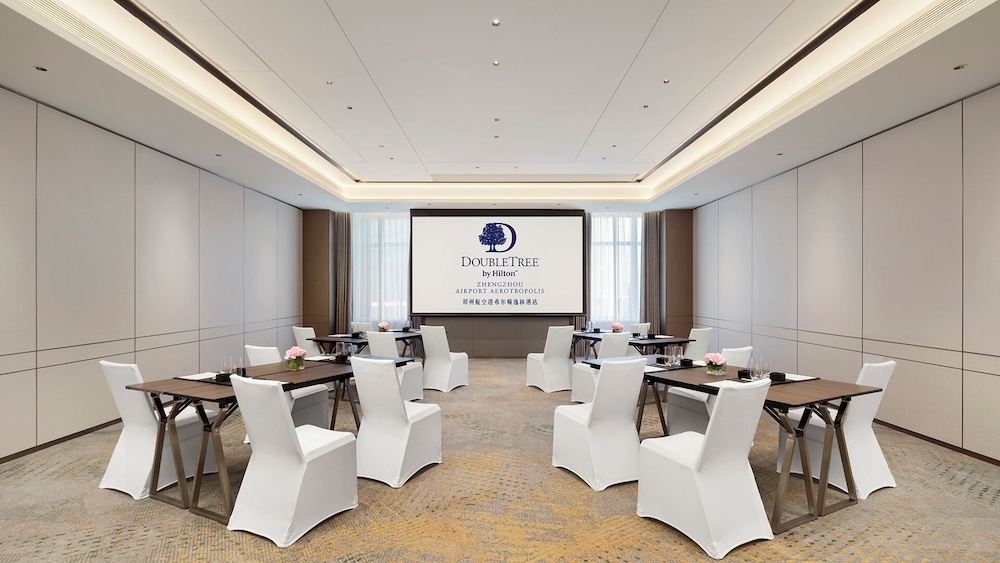 DoubleTree by Hilton Zhengzhou Airport Aerotropolis 34/43