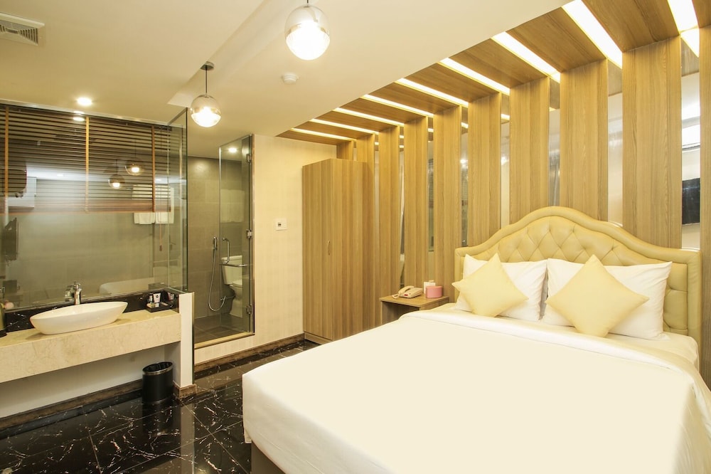 Cupid Hotel 11/72
