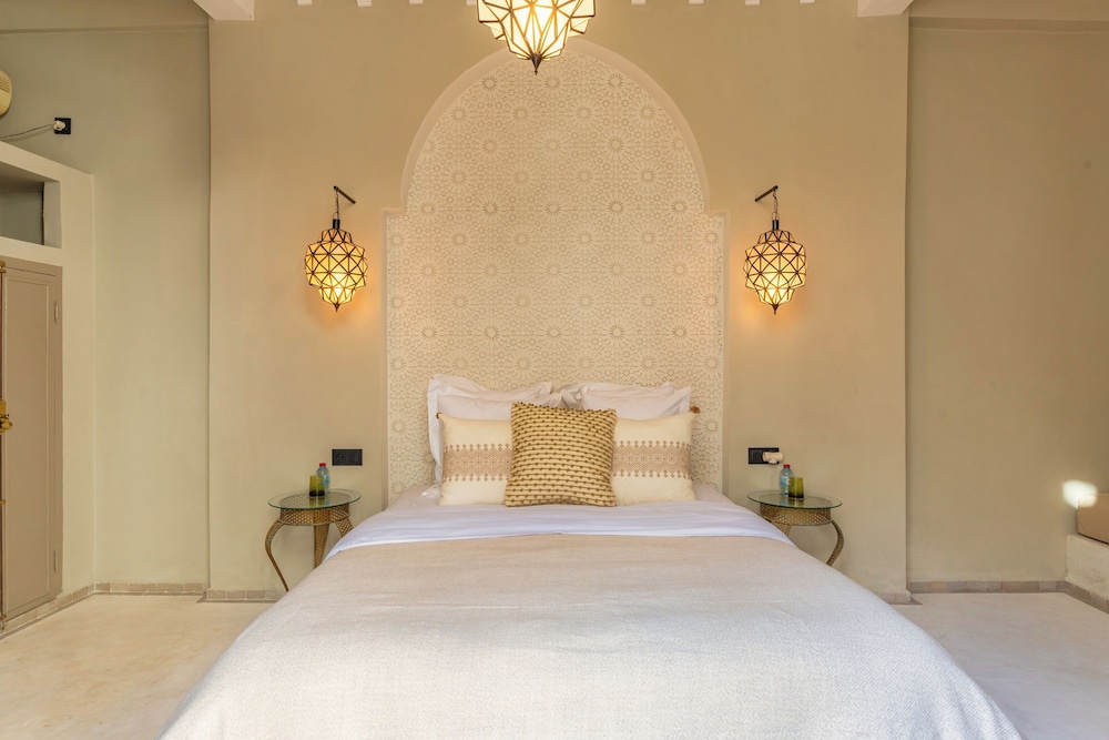 Riad XO Amira Victoria 35/50