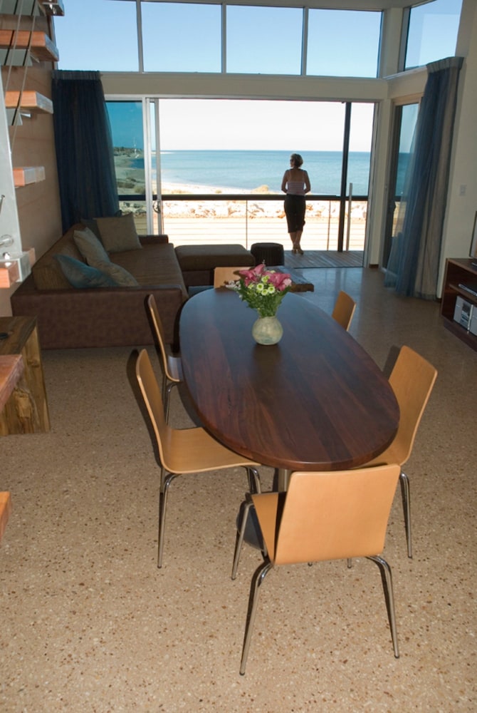 Mantarays Ningaloo Beach Resort 50/67