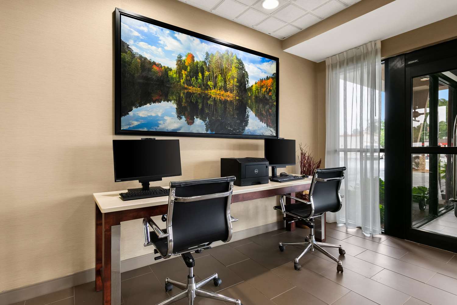 Comfort Suites Commerce 15/20