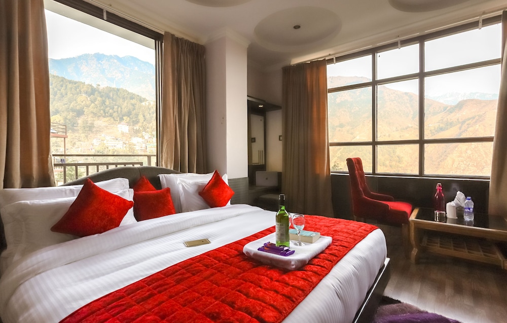 Hotel Holiday Hill 26/57