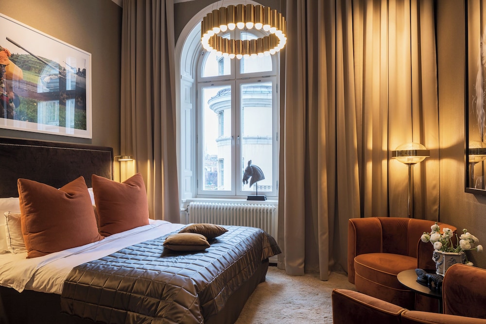 Classic, King Bed