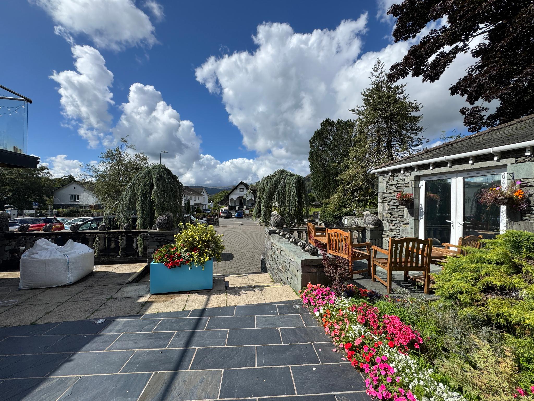 Waterhead Rooms & Suites - Parking and Light Breakfast 20/43