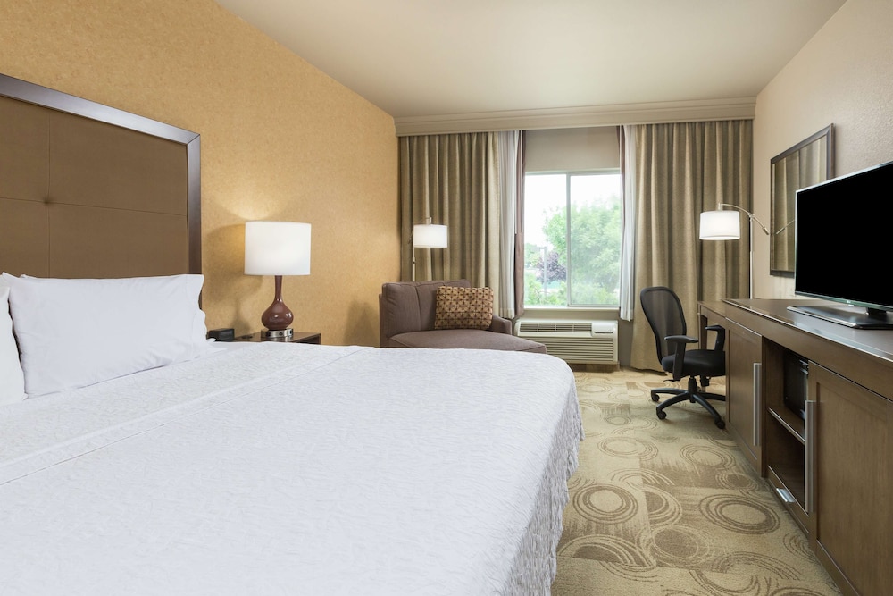 Hampton Inn Suites Yuba City 22/44