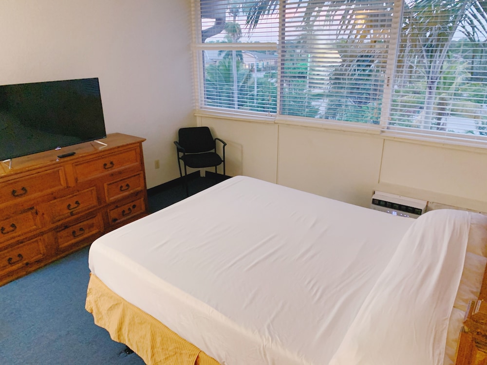 Miami Gardens Inn and Suites 13/30