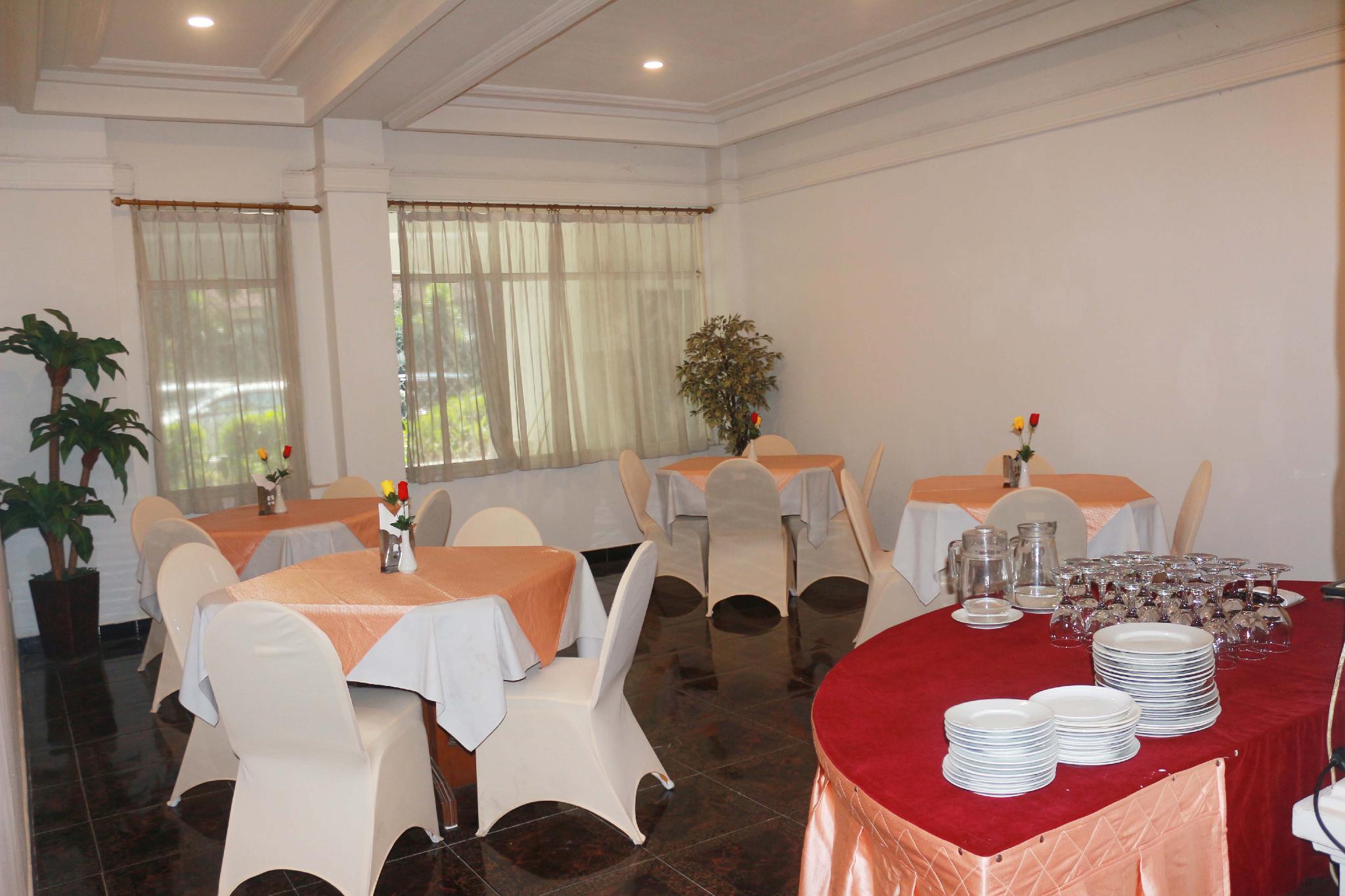 Hotel Pangrango 3 11/18