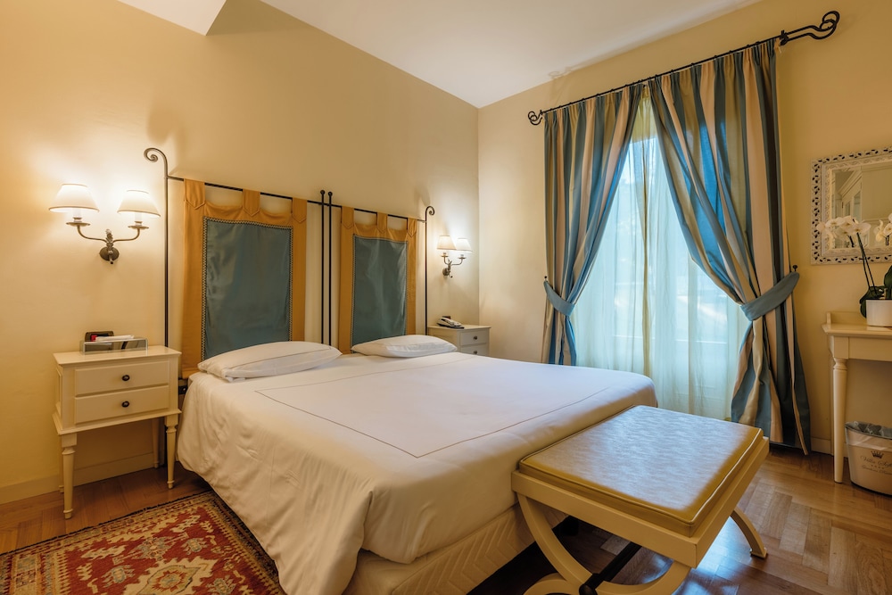 Classic, Double or Twin Bed