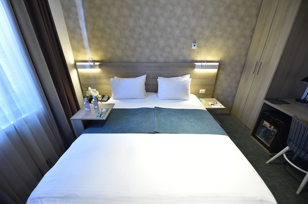 Hotel Mint 9/47