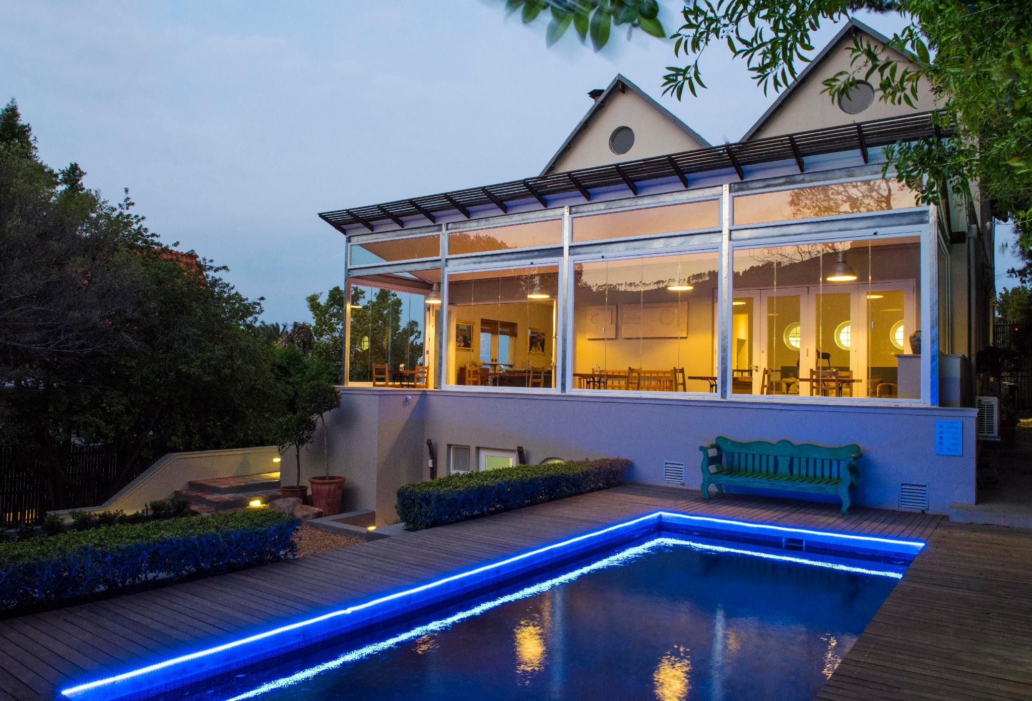 Four Rosmead Boutique Guest House 1/15