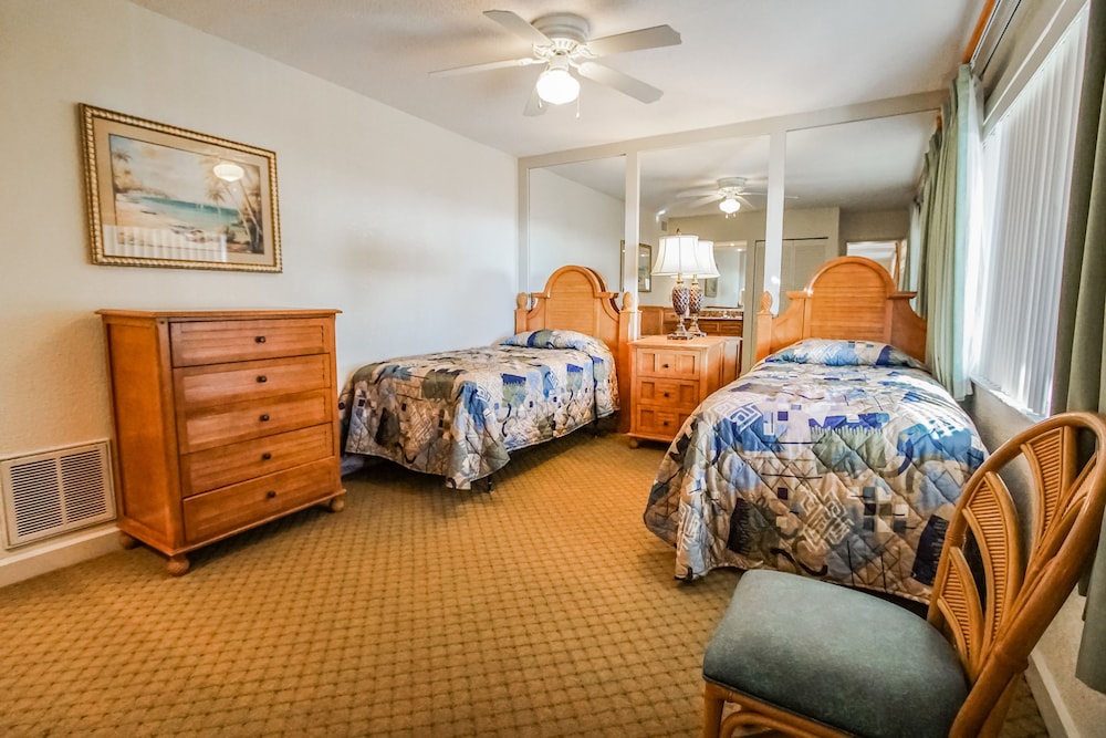 Coral Reef Beach Resort 26/32