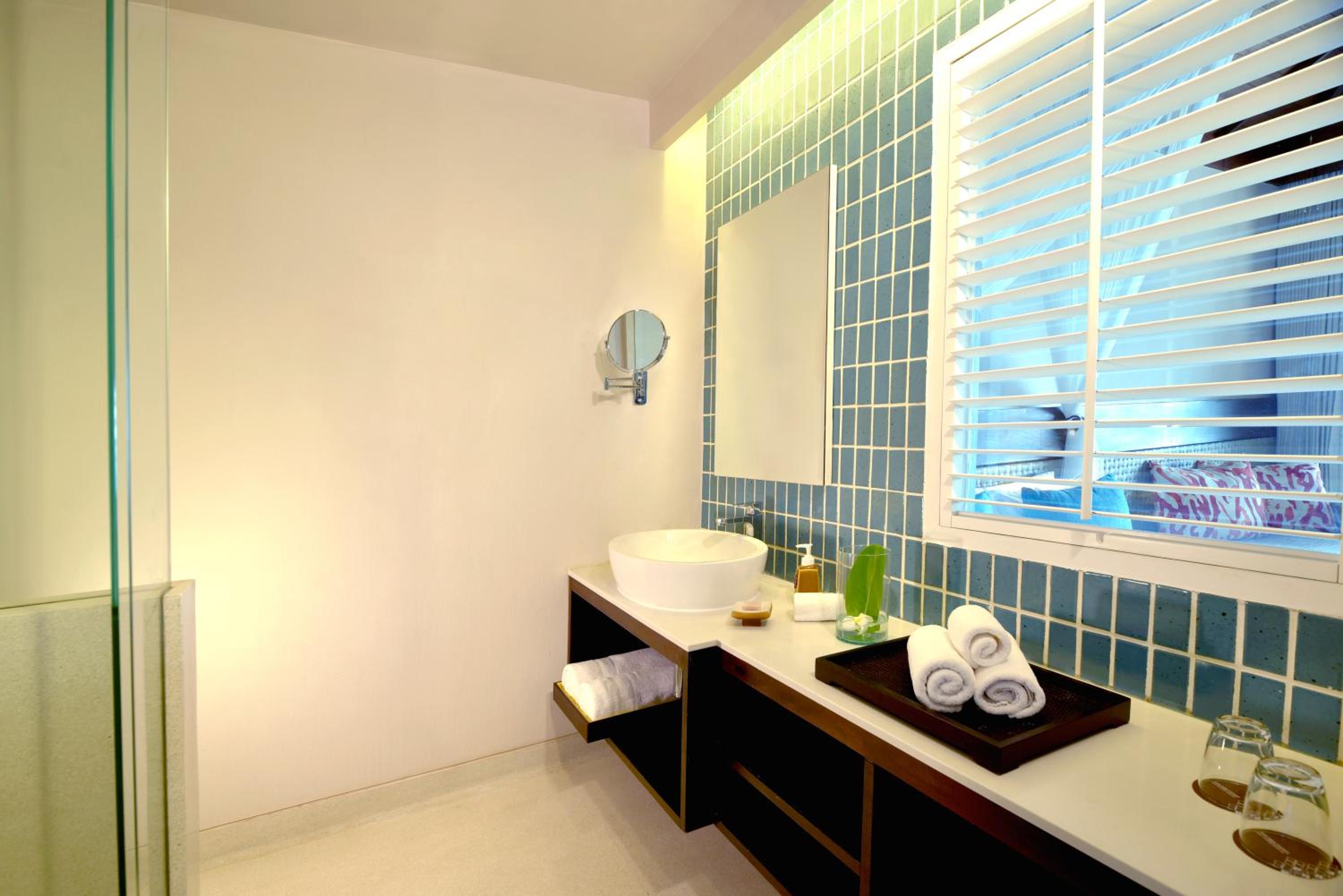Deluxe, Double Bed, Ocean Front، Buri Rasa Village Phangan 2/3
