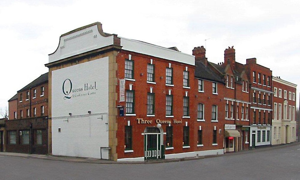 Three Queens Hotel 1/50