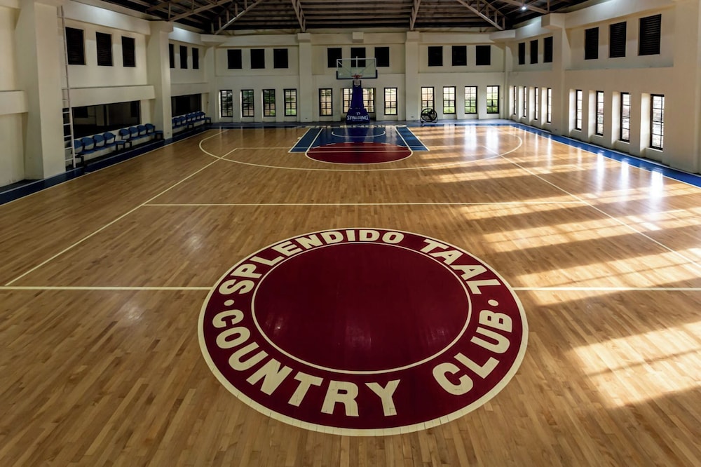Splendido Tagaytay Hotel and Country Club 54/60